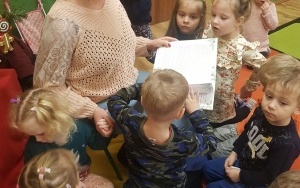 Czytanie na dywanie (4)