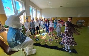 Śniadanie wielkanocne i spotkanie z Zajączkiem (6)