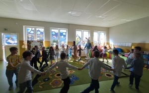 Śniadanie wielkanocne i spotkanie z Zajączkiem (7)