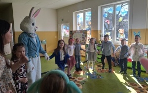 Śniadanie wielkanocne i spotkanie z Zajączkiem (8)