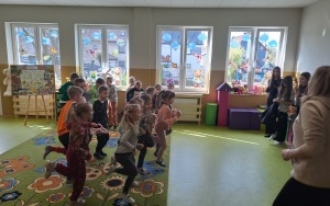 Lekcja angielskiego z uczniami SP z Nędzy  (7)