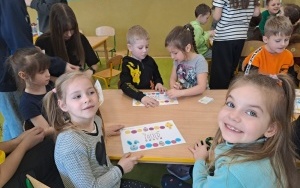 Lekcja angielskiego z uczniami SP z Nędzy  (2)