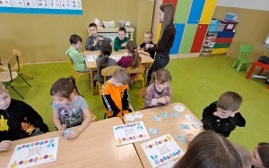 Lekcja angielskiego z uczniami SP z Nędzy  (3)