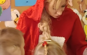 Czytanie na dywanie (6)