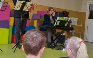 Lekcja muzyki w grupie Misie (4)