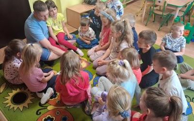 Czytanie na dywanie  (8)