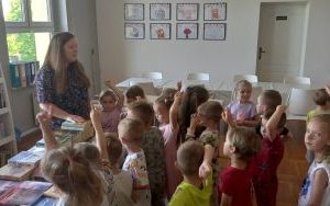 W bibliotece (2)