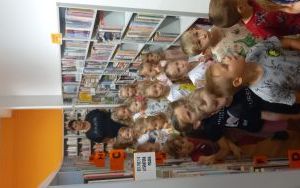 W bibliotece (9)
